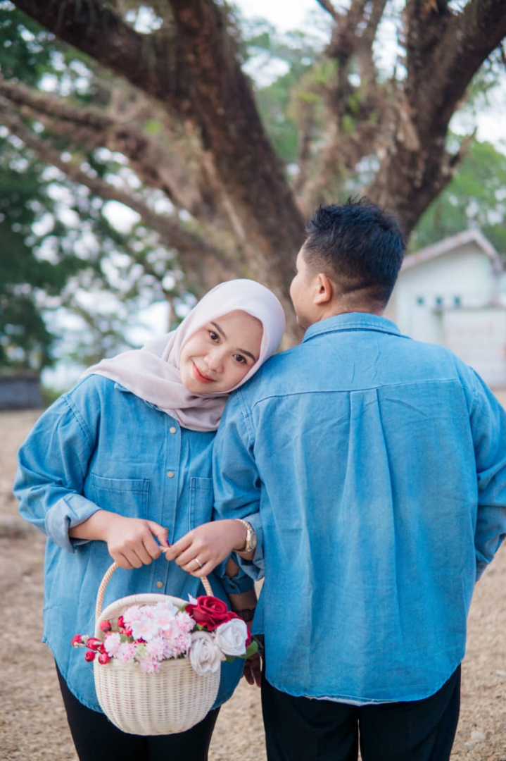 https://rosi-dan-arif.webnikah.com/dirmember/00000029/Rosi_Arif/photo-287684-339343-l-202610041143.jpg