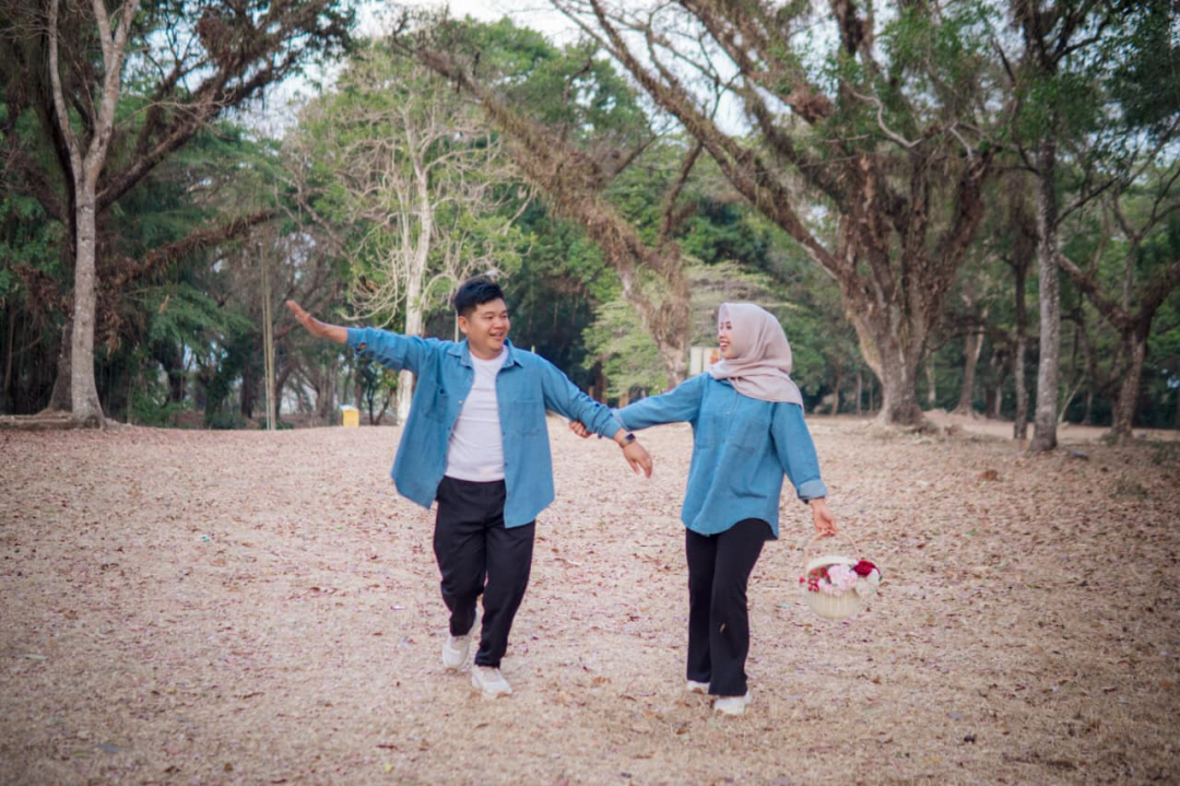 https://rosi-dan-arif.webnikah.com/dirmember/00000029/Rosi_Arif/photo-287684-339370-l-202610040541.jpg