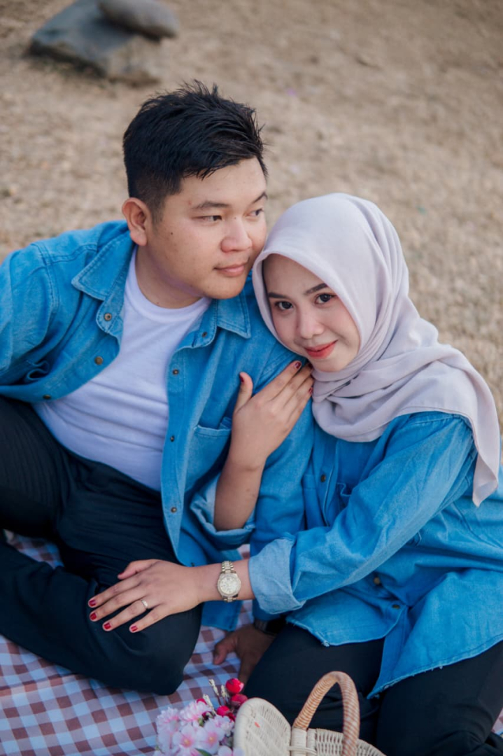 https://rosi-dan-arif.webnikah.com/dirmember/00000029/Rosi_Arif/photo-287684-339385-l-202610040545.jpg